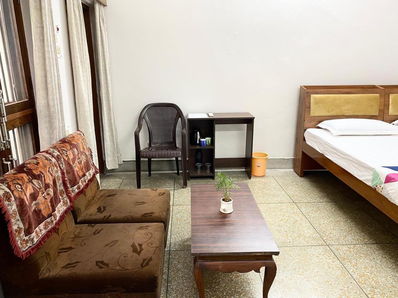 Bed and Breakfast Garden View Residency Lucknow Zewnętrze zdjęcie