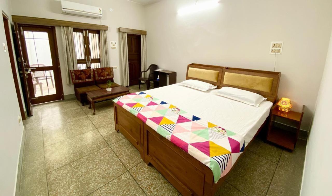 Bed and Breakfast Garden View Residency Lucknow Zewnętrze zdjęcie