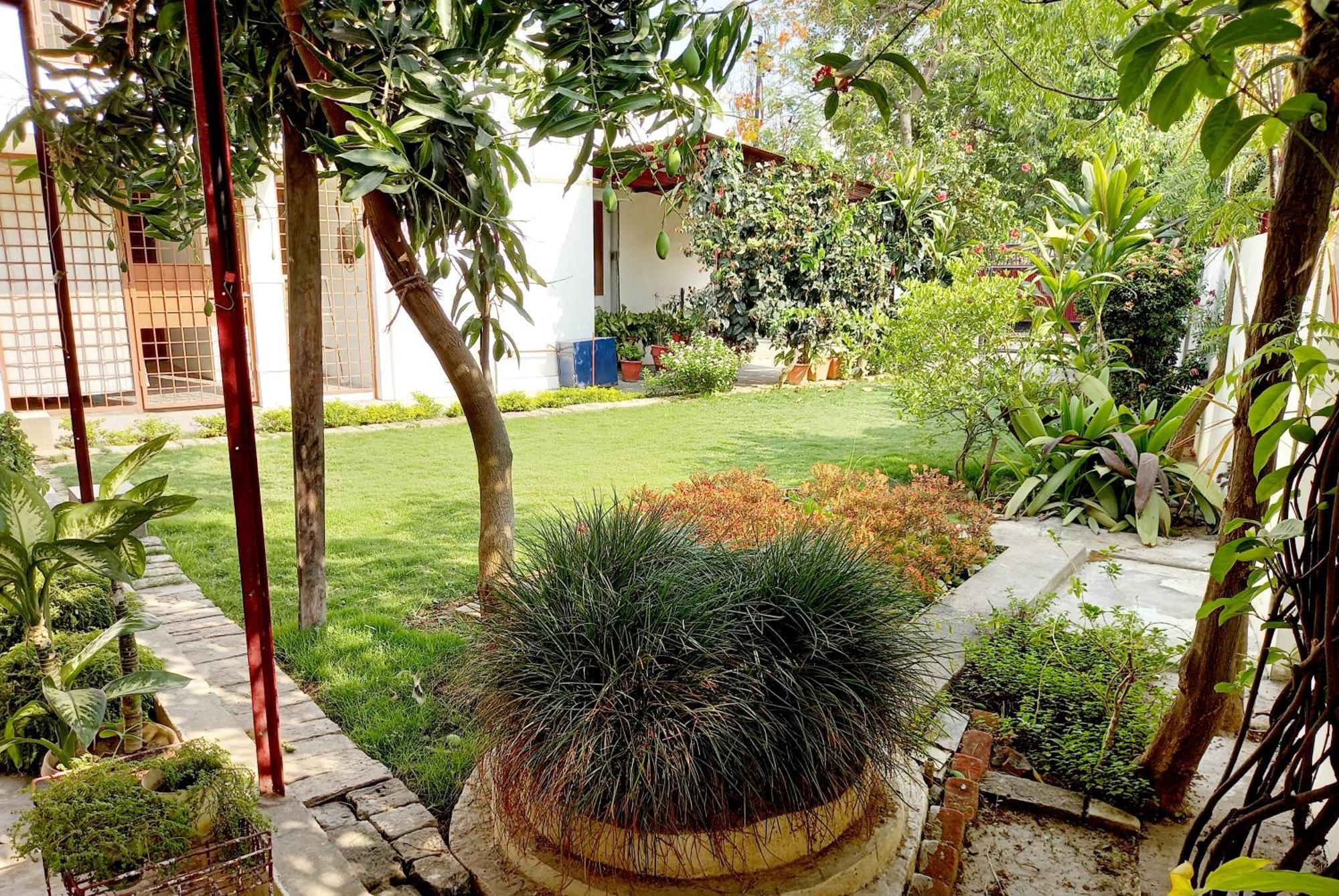 Bed and Breakfast Garden View Residency Lucknow Zewnętrze zdjęcie